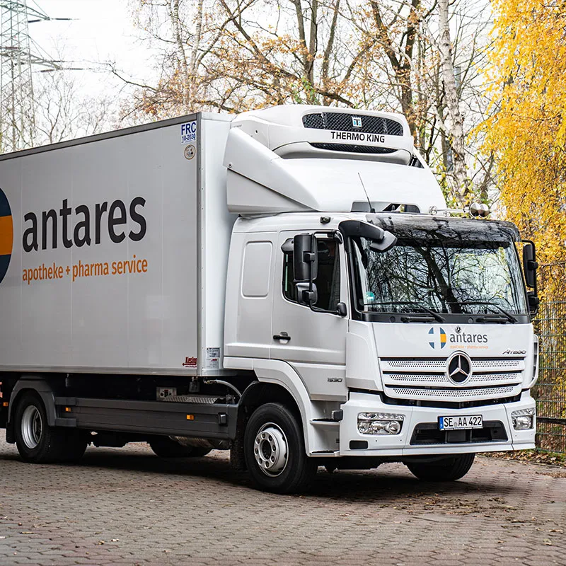 Kühl-Lkw der antares apotheke + pharma service